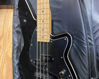 Reverend Decision P Bass Midnight Black Electric Guitar #55393 w/Gator Case!