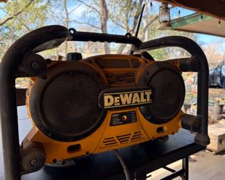 DEWALT DC011 - 7.2 - 18 Volts - FM AUX Radio W/charger - Orange/Black