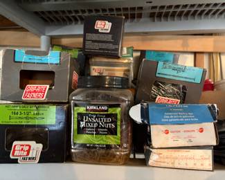 Nails, screws and tacks 