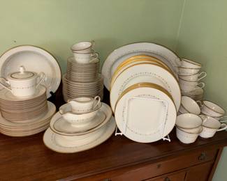 Noritake “ Constellation” dish set 