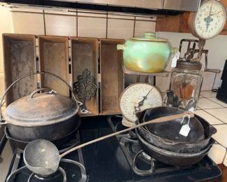 Vintage cast-iron, including Big Block Griswold Dutch oven & Wagner