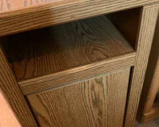 #121	oak tv cabinet with 2 doors 30x16x25	 $30.00 
