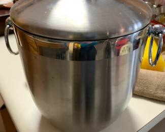 #94	mid centry stainless ice bucket with tong	 $30.00 
