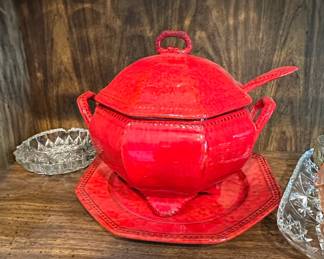 P V Italy Ceramic Red Dinnerware Set