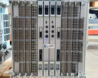 Brocade DCX Backbone w/ FC8-48, FC8-32, CP8 and CR8 Blades