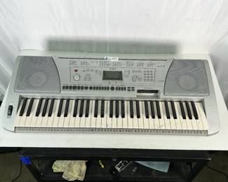 Yamaha PSR-450 Electronic Synthesizer Keyboard