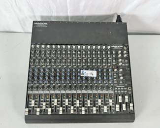 Mackie 1604 VLZ3 16-Channel Premium Microphone/Line Mixer
