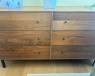 Kenwood dresser 6 drawers