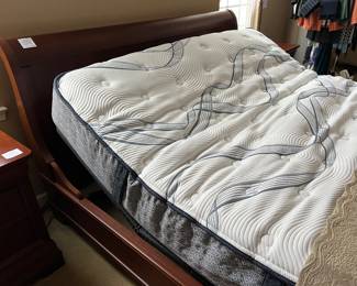 57. Thomasville Sleigh Bed (43") w/ Enso Sleep System PB475 