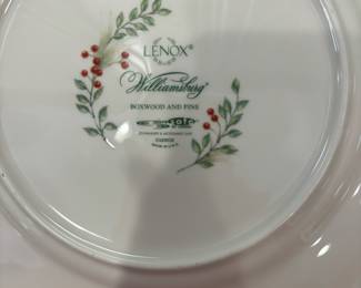 176. Lenox Williamsburg "Boxwood and Pine" Dinnerware, 16 Dinner Plates, 12 Lunheon Plates
