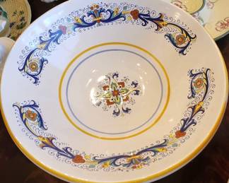 165. Deruta Ceramic Serving Bowl Made in Italy