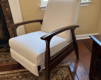 43. Contemporary Manual Recliner (26" x 30" x 41")