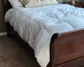138. Stanley Queen Sleigh Bed (48")