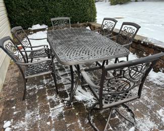 166. Outdoor Metal Dining Table and 6 Chairs ( 2 Swivel & 4 Arm )