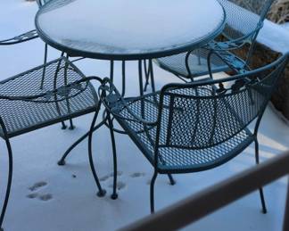 155. Outdoor Metal Dining Set, Table and 4 Armchairs