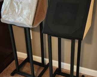 140. Set of 2 Speakers on Metal Stands