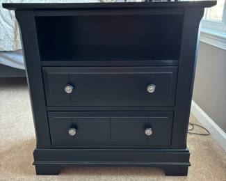 88. Pair of Vaughan-Bassett Black Nightstands w/ 2 Drawers and 1 Shelf (28" x 16" x 29")