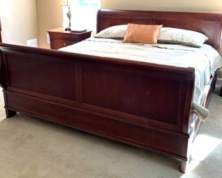 57. Thomasville Sleigh Bed (43") w/ Enso Sleep System PB475 