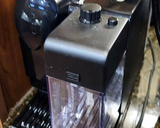 Delonghi Nespresso Coffee Machine