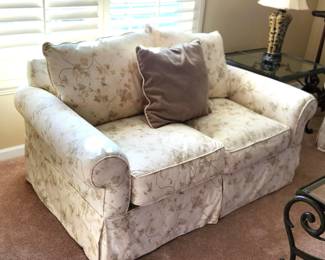 110. Rowe Loveseat (62" x 39" x 32")