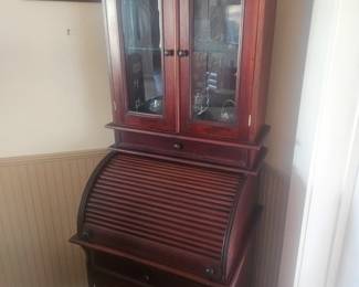 Skinny roll top desk hutch top
$125