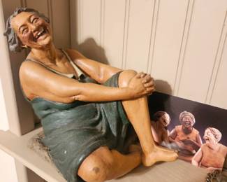 Great detail statuette. 
( Unfortunately one of her feet has toes broken.) $10