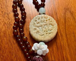 Large jade and garnet necklace 
