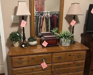 DRESSER WITH MIRROR, LAMPS