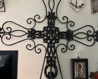 Crosses & religious decor