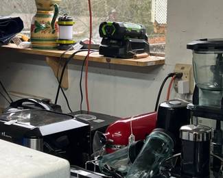 Coffee grinder; kitchen appliances