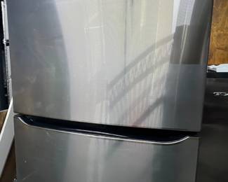 LG stainless steel fridge/freezer