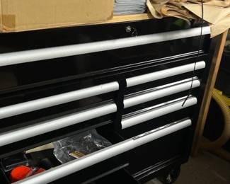 Rolling tool chest