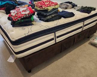 ADJUSTABLE BEAUTYREST BED