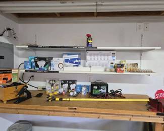 GB278Tools and lighting