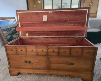 GB205Virginia Maid cedar chest