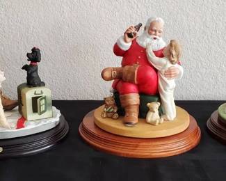 GB170Royal Orleans 1980s Classic CocaCola Santa Figurines 
