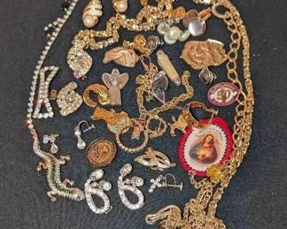 GB243Costume Jewelry Mystery Lot
