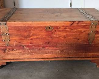 GB231Antique Small Cedar ChestGCD Classic Design