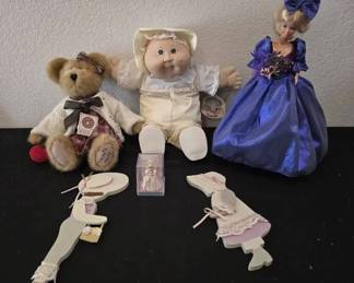 GB262Barbie, Cabbage Patch, Boyds Bear and More