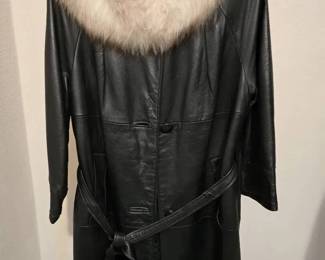 GB236Leather and fur jacket