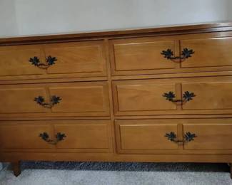 GB196Solid Wooden Bedroom Drawer 