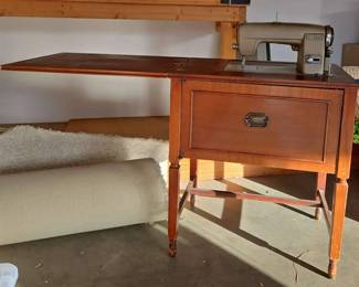 GB215Vintage Kenmore Seing Machine In Cabinet