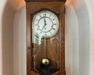 GB149Howard Miller Wall Clock