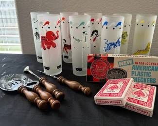 GB110Set Of Eight Vintage Libbey Frosted Highball Glasses And More