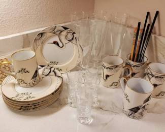 GB240Vintage Japanese Mugs And More 