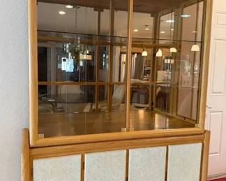 GB121VVintage China Cabinet