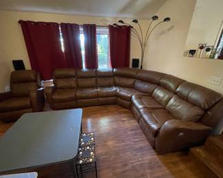 Excellent condition leather power recline sectional w/ 2 power recline chairs (1 not shown because of 50 picture limit), presale
Set: $1400
Sectional alone: $950
Chair, each: $300
