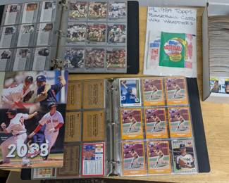 Mixed trading cards / empty wax packaging