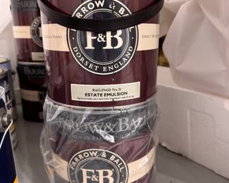 Vintage 6 Drawer Chest of Drawers. Measures 26" W x 18" D x 45" H. Nice As Is But Consider Updating with Farrow & Ball Paint Railings No. 31 Estate Emulsion. Photo 4 of 6.