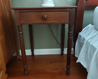 020
19th Century Antique Sheraton Side Table
21" x 18" x 27" H